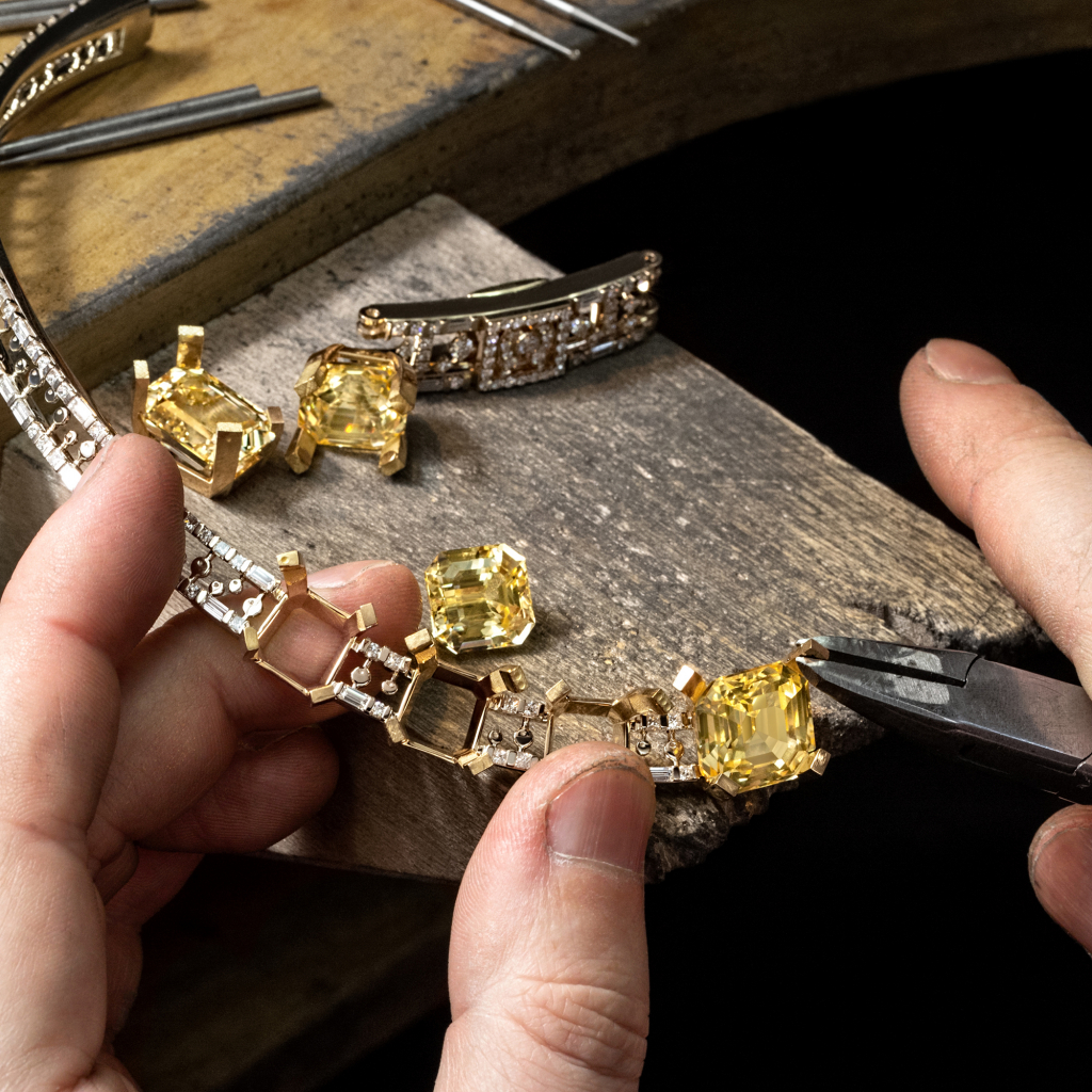 setting yellow sapphire.jpg