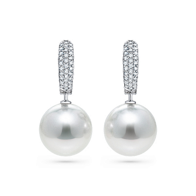 Earrings with South Sea pearls and diamonds