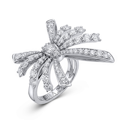 Ring with diamonds