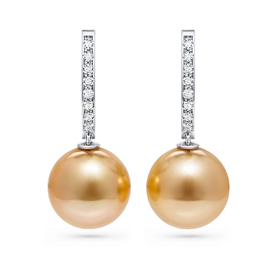 Earrings with golden South Sea pearls and diamonds