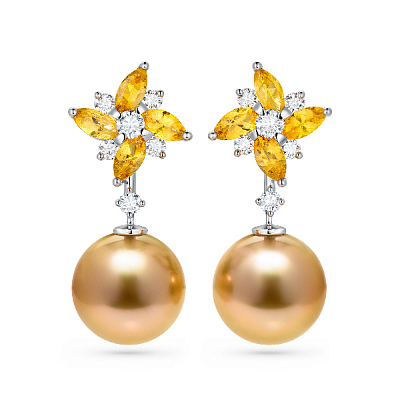 Earrings with golden South Sea pearls, sapphires and diamonds