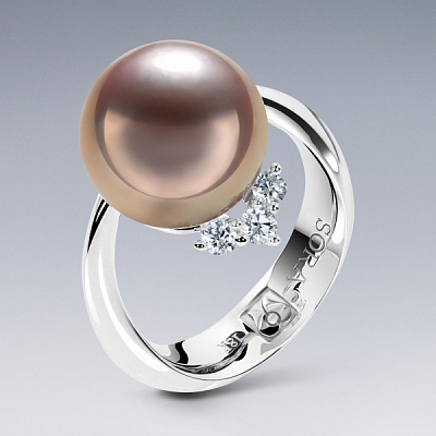 Ring with freshwater pearl and diamonds