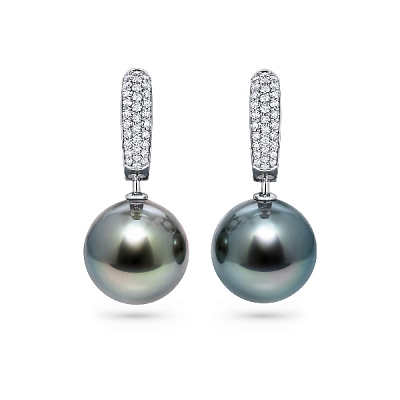 Earrings with Tahitian pearls and diamonds