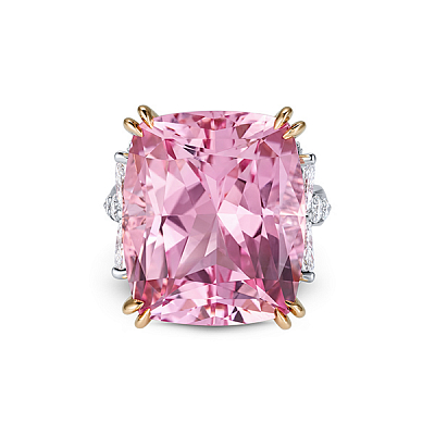 Ring with morganite and diamonds