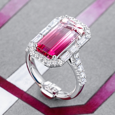 Ring with polychrome tourmaline and diamonds