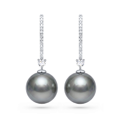 Earrings with Tahitian pearls and diamonds