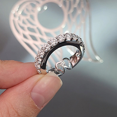 Ring with diamonds