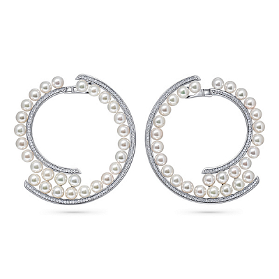 Earrings with Akoya pearls and diamonds