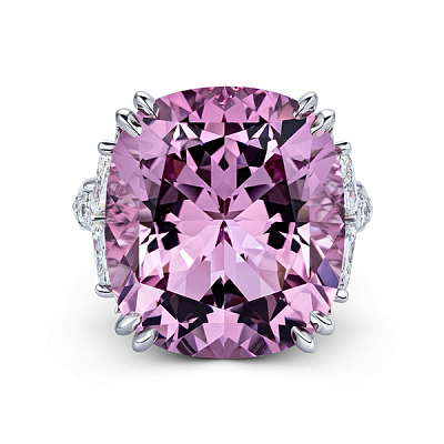 Ring with lavender beryl and diamonds