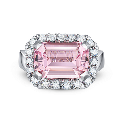 Ring with morganite and diamonds