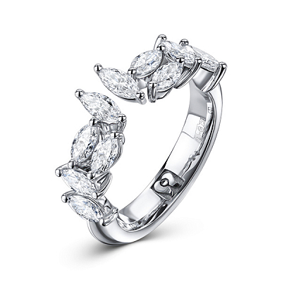 Ring with diamonds