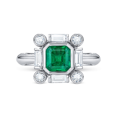 Ring with emerald and diamonds