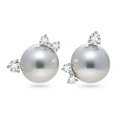 Stud earrings with South Sea pearls and diamonds