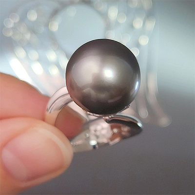 Ring with Tahitian pearl