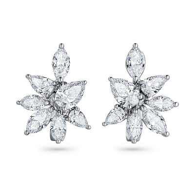 Earrings with diamonds