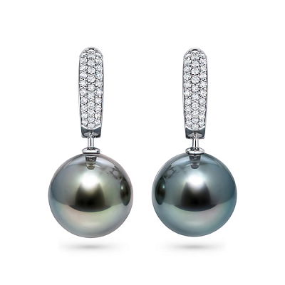 Earrings with Tahitian pearls and diamonds