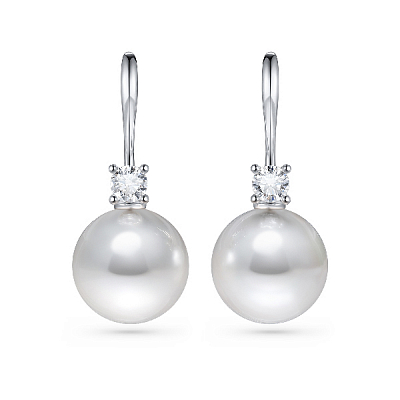 Earrings with South Sea pearls and diamonds