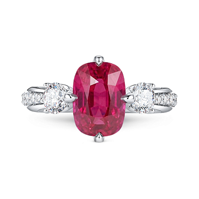 Ring with ruby and diamonds