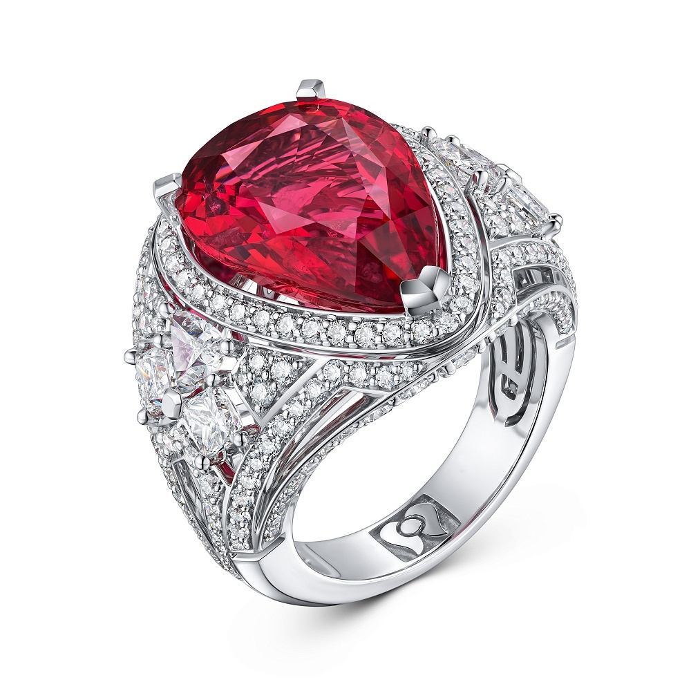 Ring with spinel and diamonds картинка 1