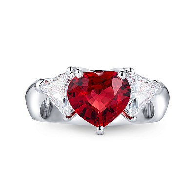 Ring with spinel and diamonds