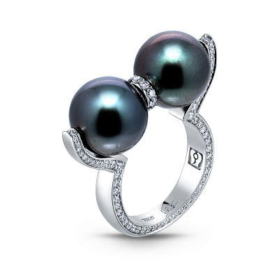 Ring with Tahitian pearl and diamonds