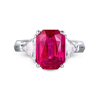 Ring with Mahenge spinel and diamonds