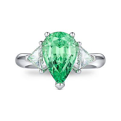 Ring with paraiba tourmaline and diamonds