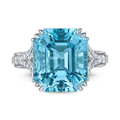 Ring with aquamarine and diamonds