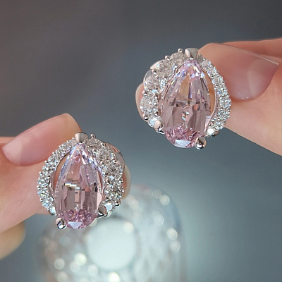 Earrings with morganite and diamonds