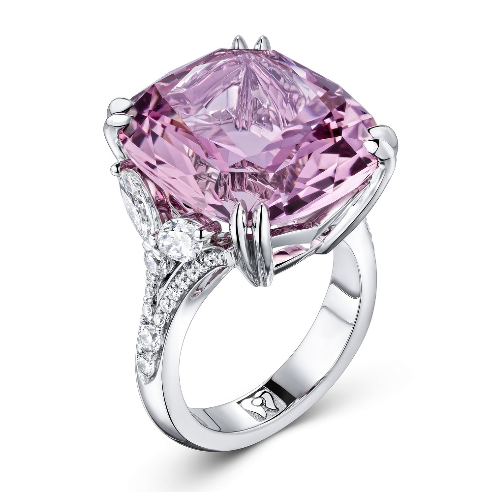 Ring with lavender beryl and diamonds картинка 2