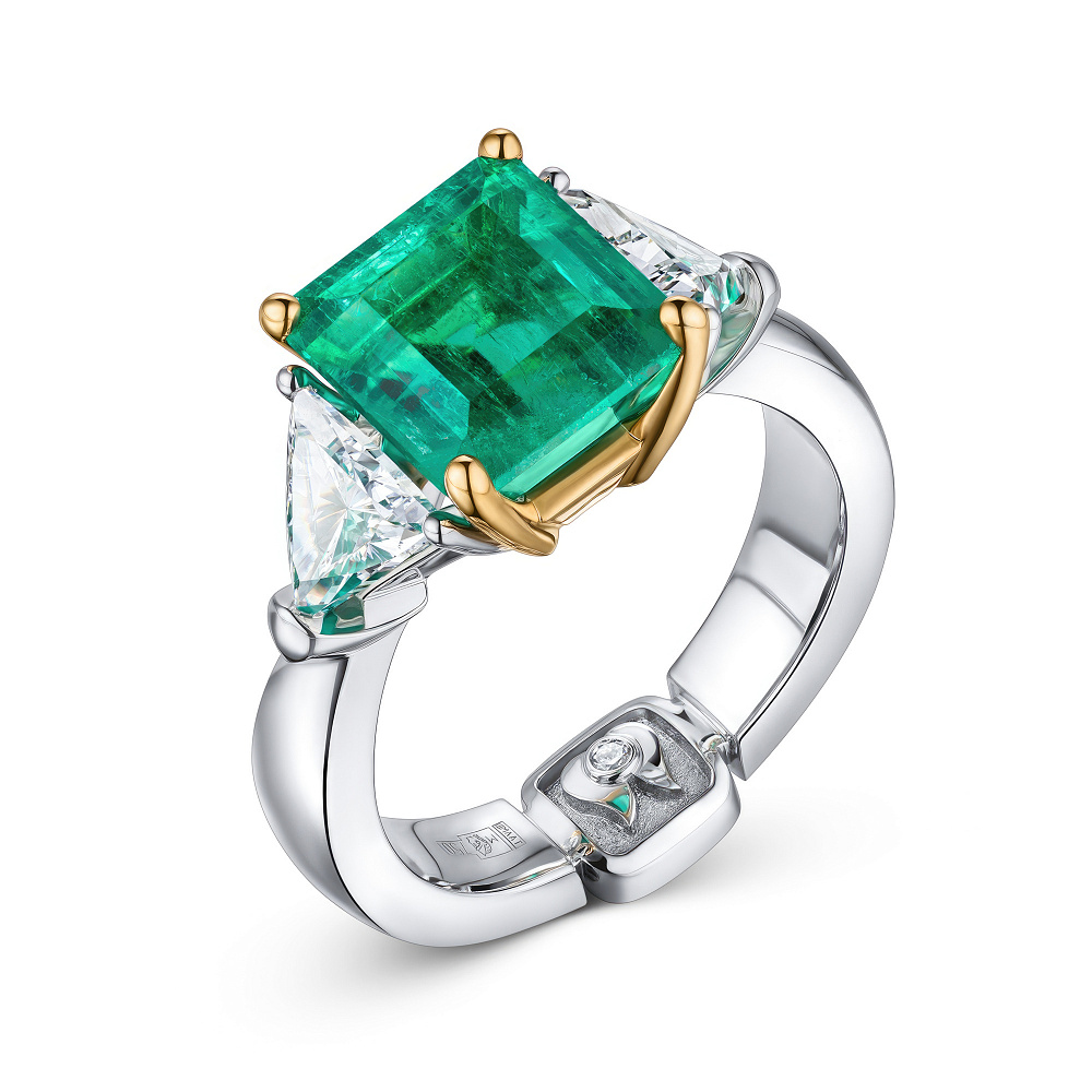 Ring with emerald and diamonds картинка 2