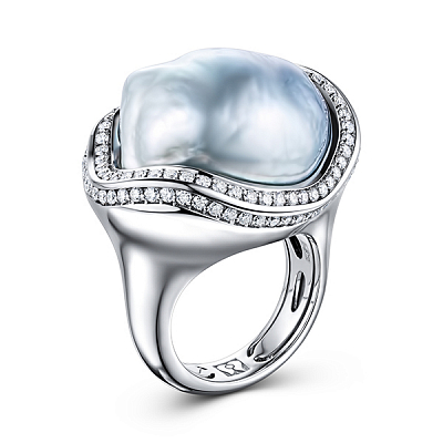 Ring with South Sea baroque pearl and diamonds