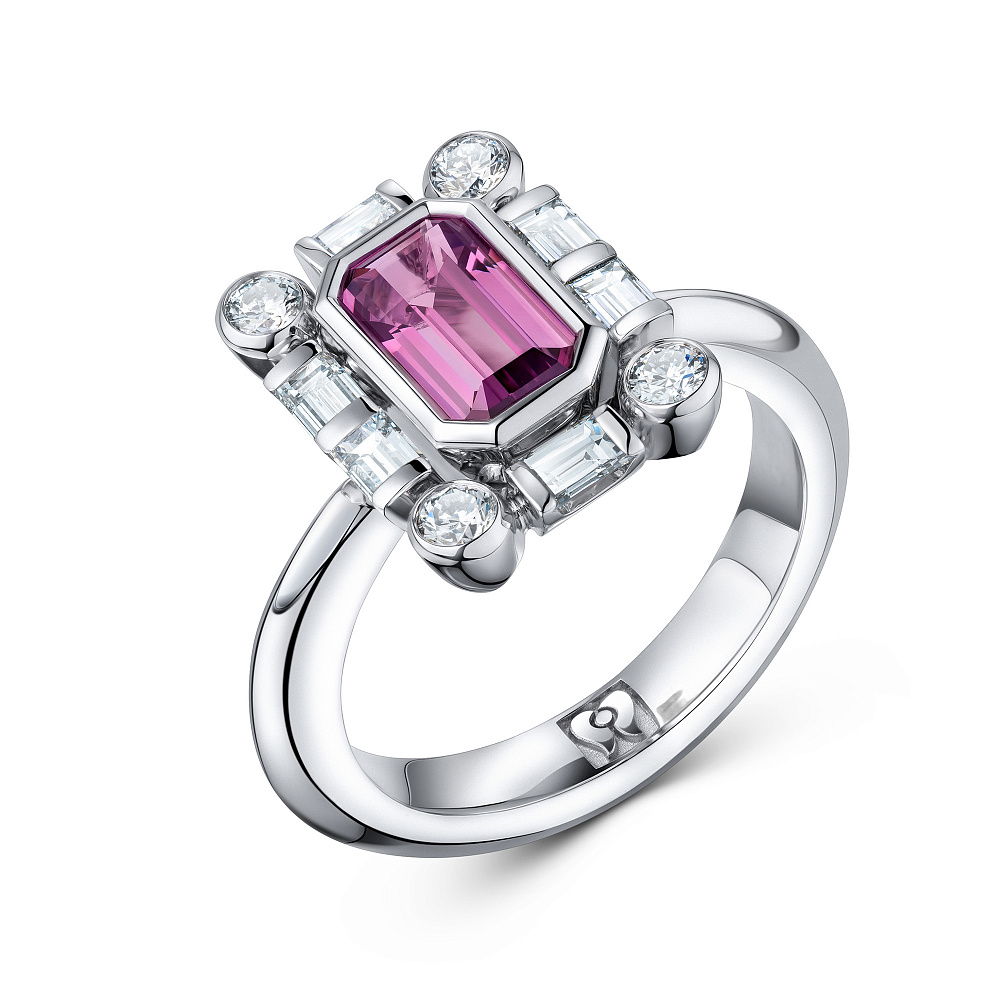 Ring with spinel and diamonds картинка 2