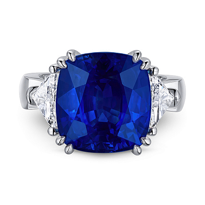 Ring with Royal Blue sapphire and diamonds