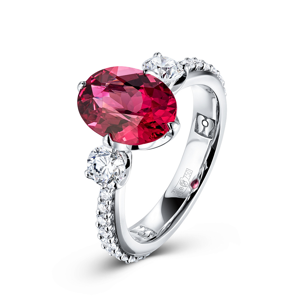 Ring with spinel and diamonds картинка 2