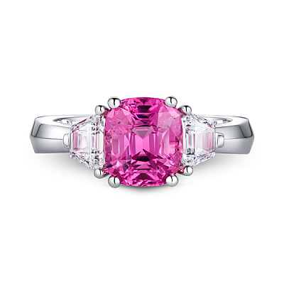 Ring with spinel and diamonds