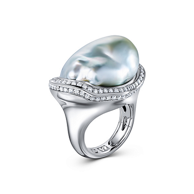 Ring with South Sea baroque pearl and diamonds