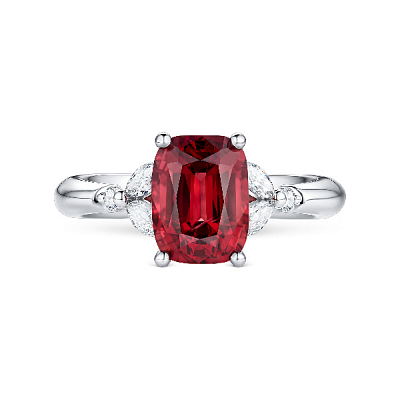 Ring with spinel and diamonds