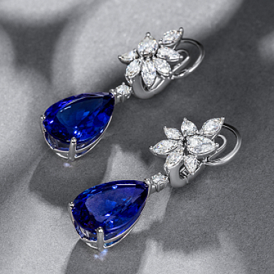 Earrings with tanzanites and diamonds