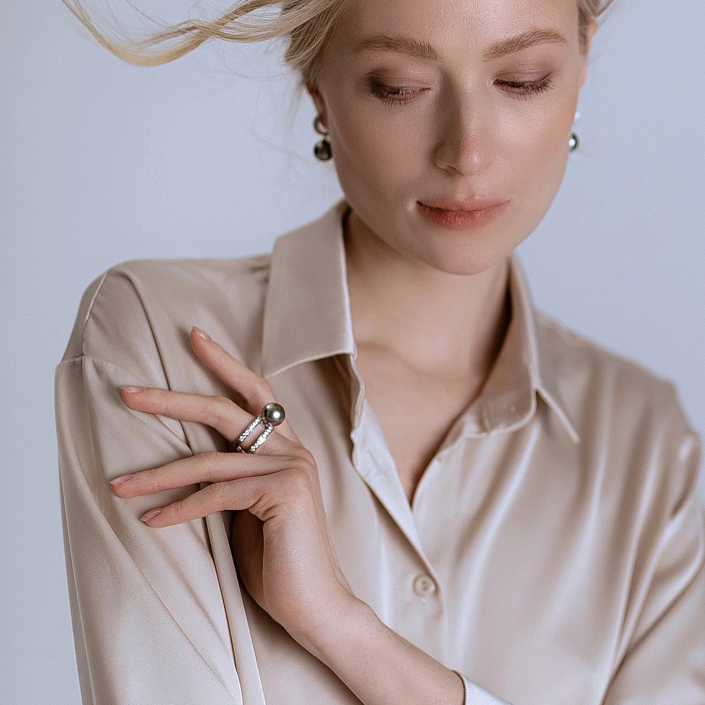 Ring with Tahitian pearl and diamonds картинка 4