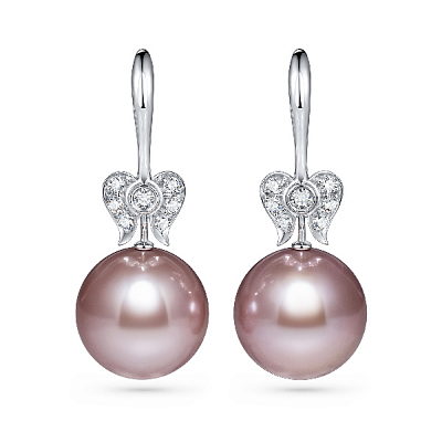 Earrings with freshwater pearls and diamonds