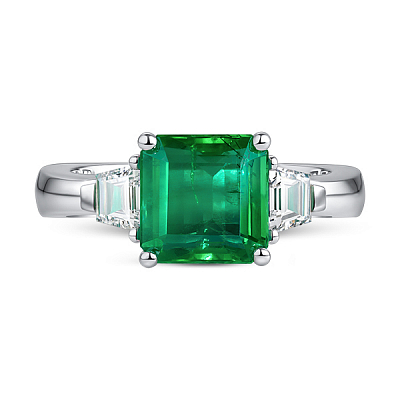 Ring with emerald and diamonds