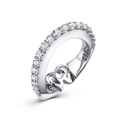 Ring with diamonds