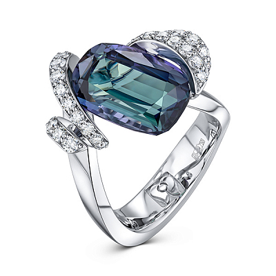 Ring with unheated tanzanite and diamonds