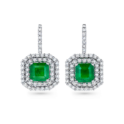 Earring with emeralds and diamonds