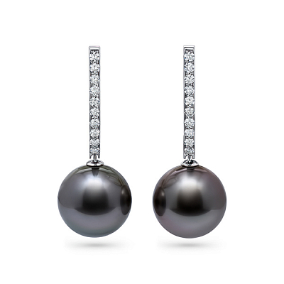 Earrings with Tahitian pearls and diamonds