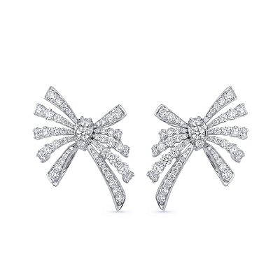 Earrings with diamonds