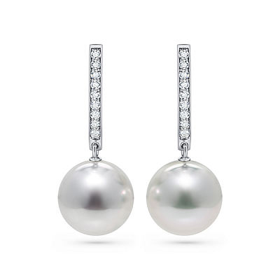 Earrings with South Sea pearls and diamonds