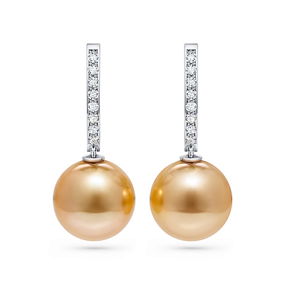 Earrings with golden South Sea pearls and diamonds