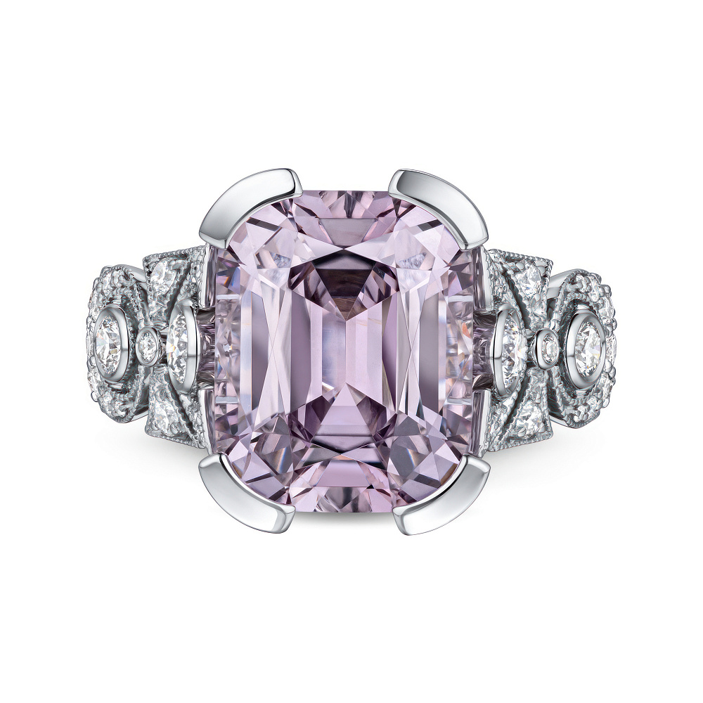 Ring with Mauve spinel and diamonds картинка 2
